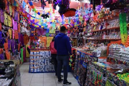 FOTOS. Catrinas, color y tradiciones se apoderan del Mercado República para celebrar este Día de Muertos en SLP 