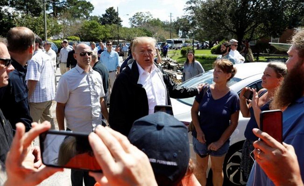  Trump visita Carolina del Norte tras el paso del huracán “Florence”