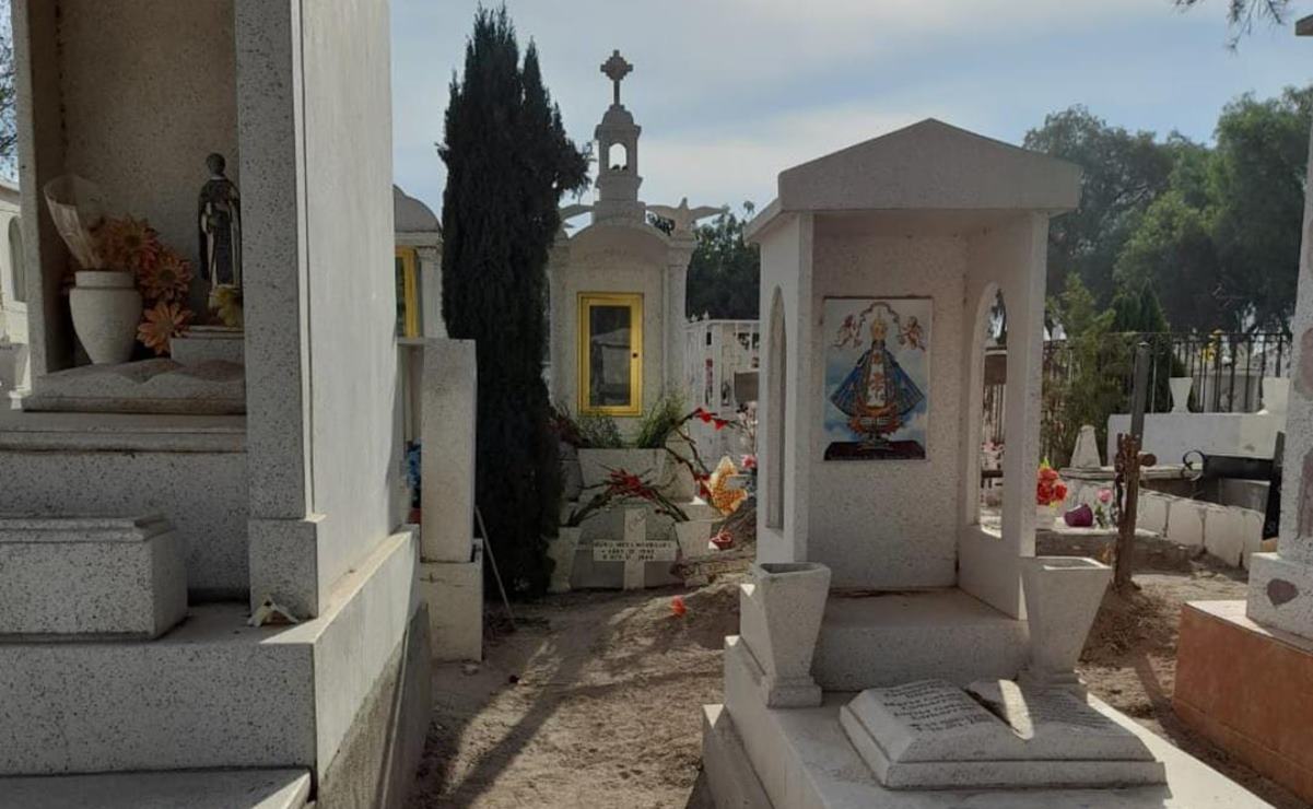 Incrementan 10% visitas a panteones de Soledad por periodo vacacional