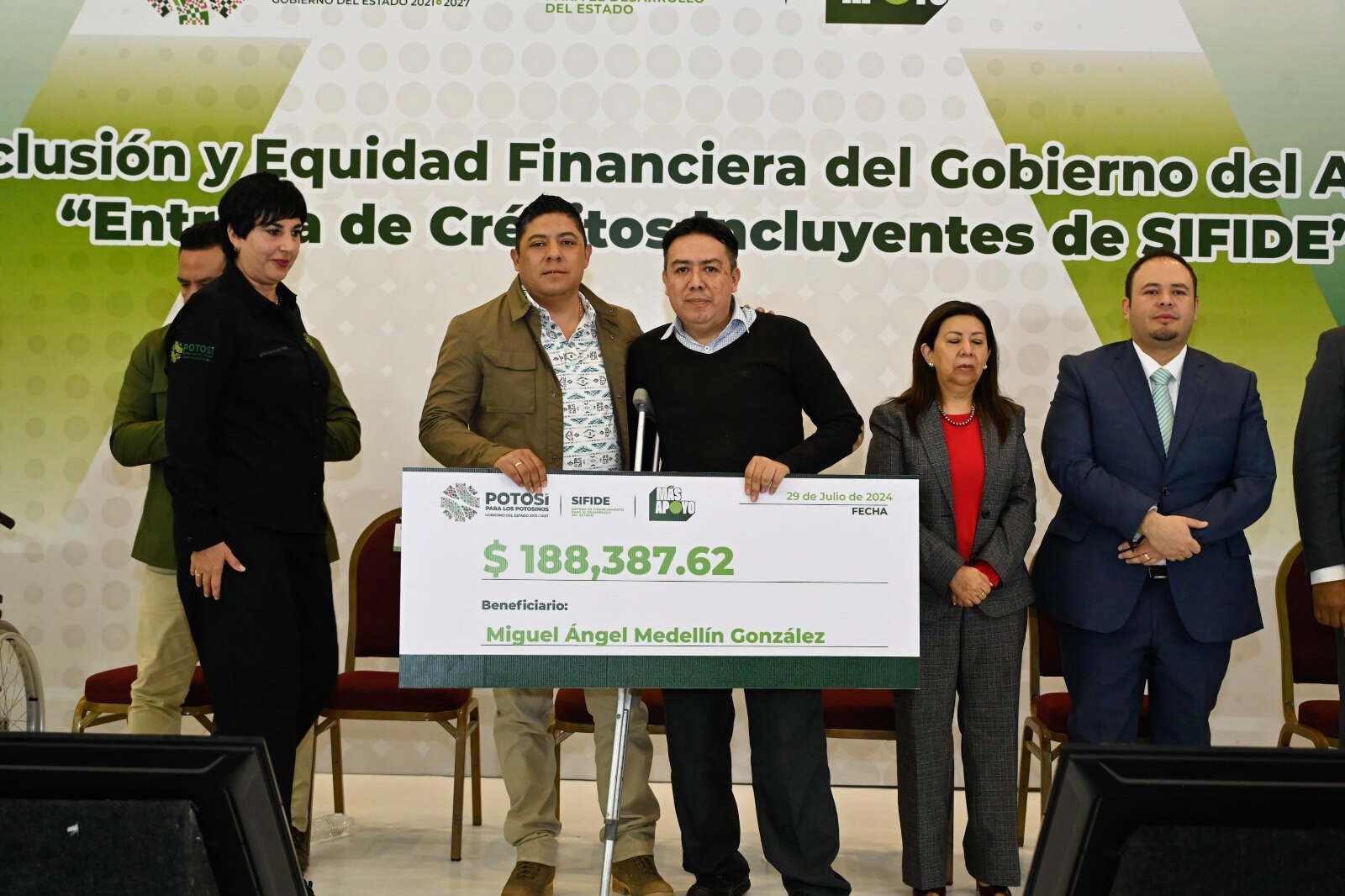 Entregan créditos a emprendedores de grupos vulnerables de SLP; así puedes solicitar uno