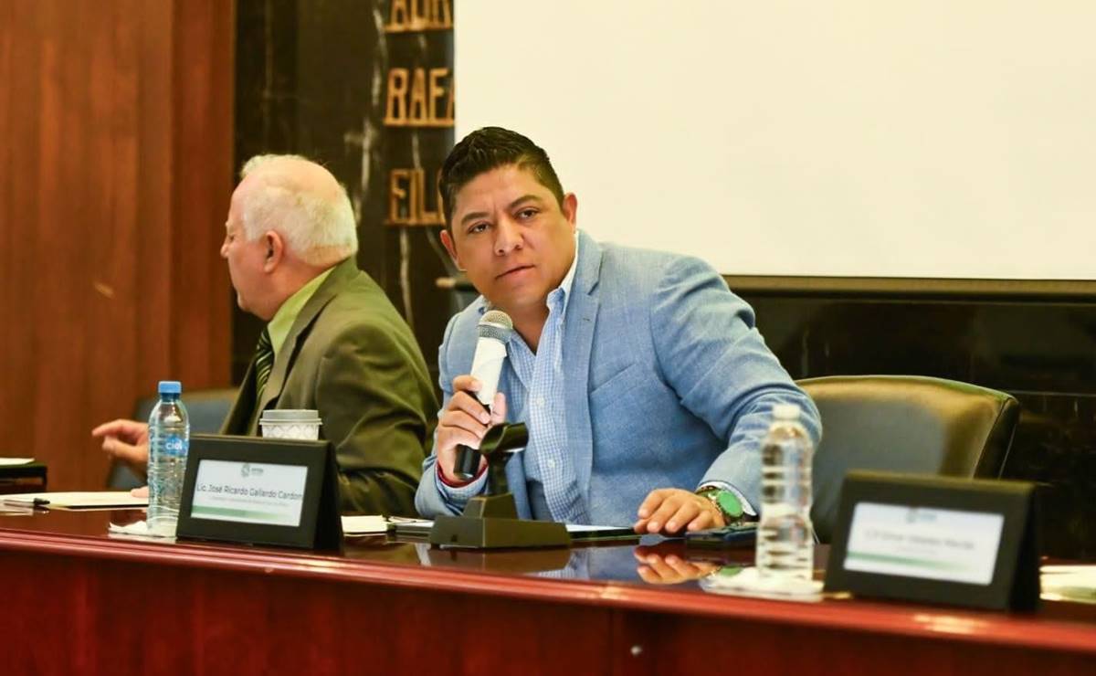 Quedarán fuera del gobierno funcionarios que antes de las 3:00 ya no brindan atención, advierte Gallardo