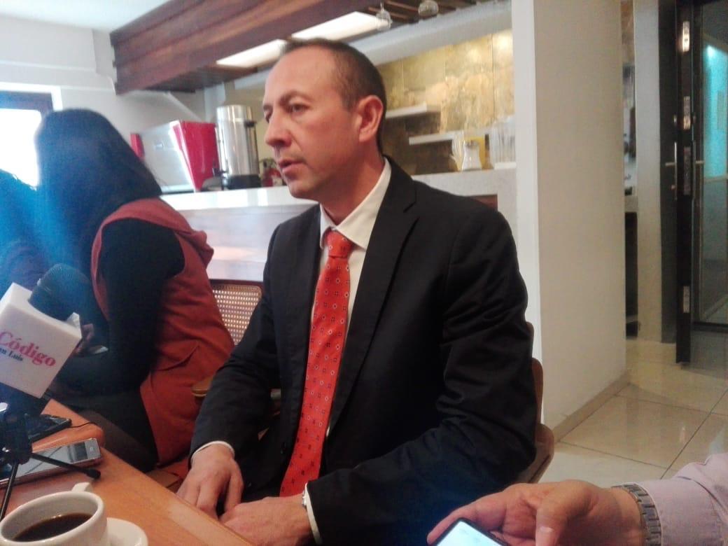 Edgardo Contreras sugiere a Yolanda Pedroza tomar curso de derecho electoral