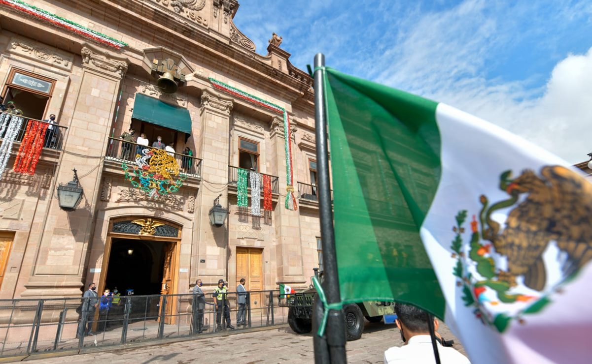“No han sido tiempos fáciles para la patria”, reconoce Carreras López tras desfile militar del 16 de septiembre