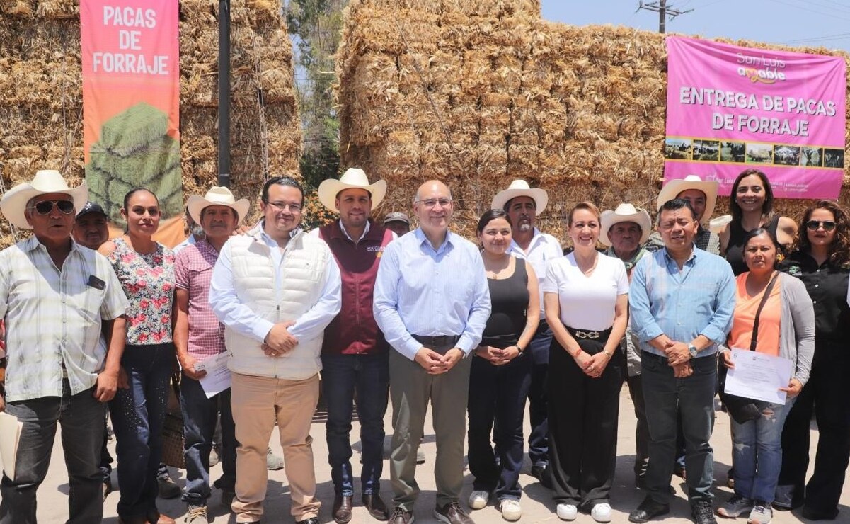 ¡Productores estrenan tractores! Gobierno de San Luis entrega forraje e insumos en La Pila