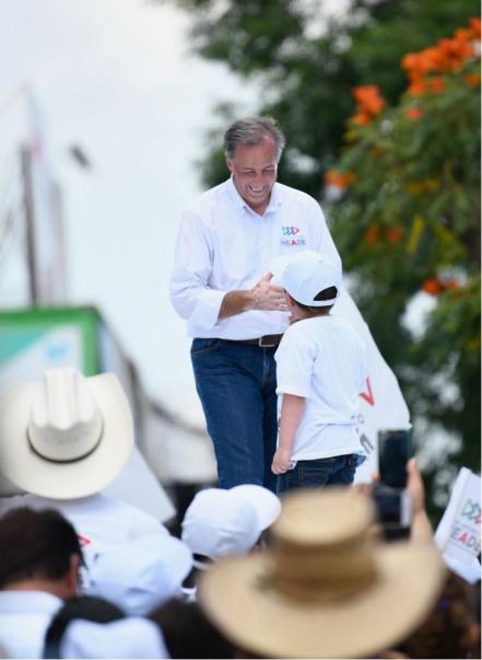 Meade refrenda compromiso de inclusión de mujeres, estudiantes y maestros