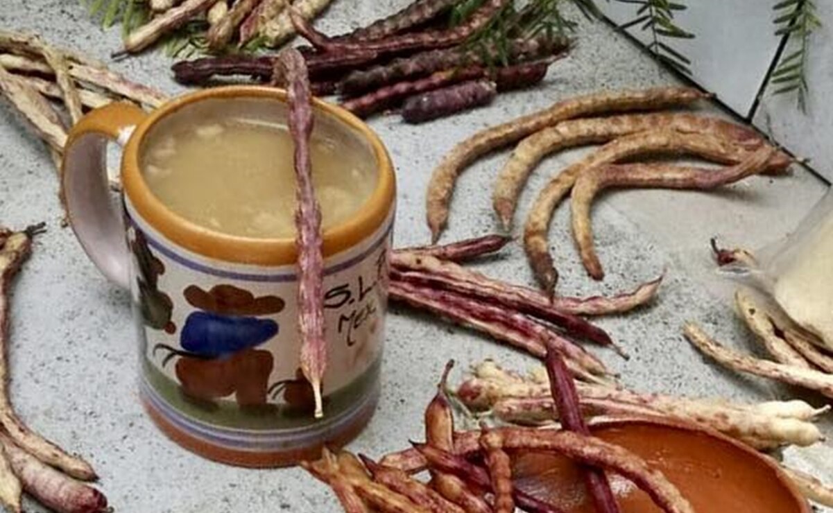 Atole de mezquite, tradicional de Mexquitic de Carmona, para disfrutar con el clima frío