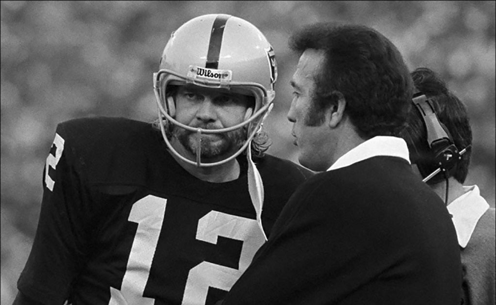 Tom Flores, el mexicano con 4 Super Bowls y sin Salón de la Fama