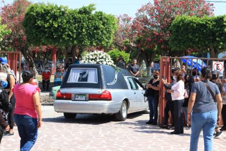 Despiden a Nayeli Alfaro Silva, víctima de feminicidio, en SLP