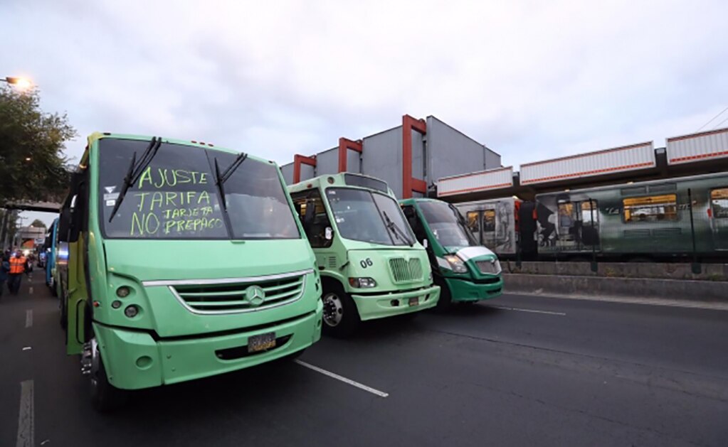 Marchan transportistas desde cuatro puntos hacia el Zócalo