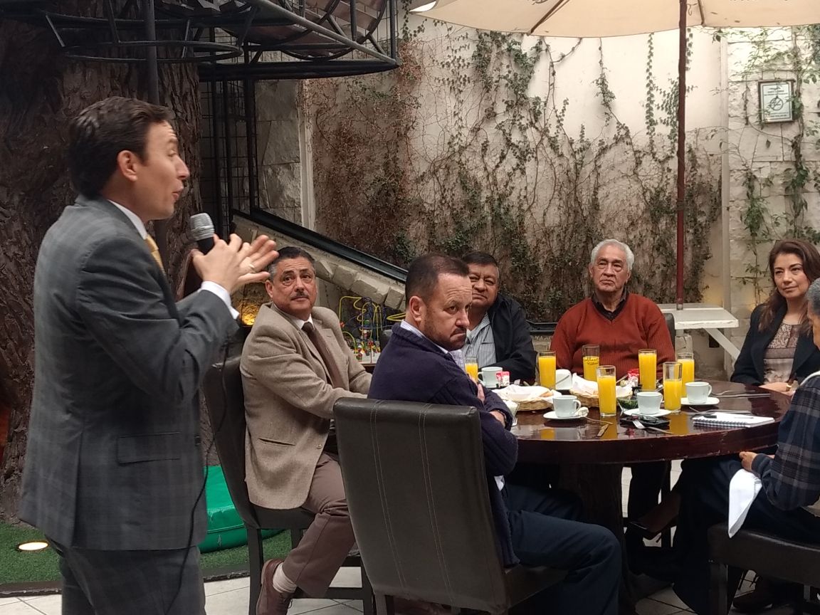 Celebran conferencia “Sócrates, el cambio social y elecciones en México”