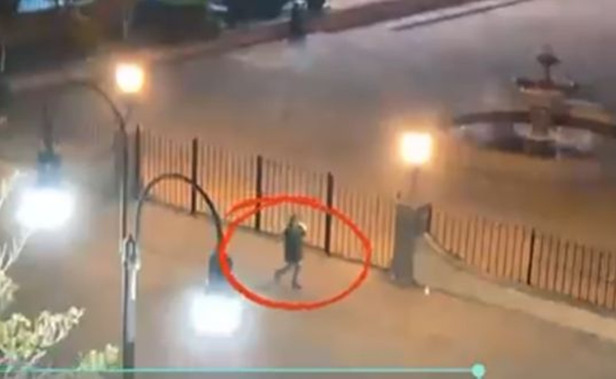 ¡Se quería llevar los cables! Detienen a sujeto por dañar alumbrado público en plaza Aranzazú 