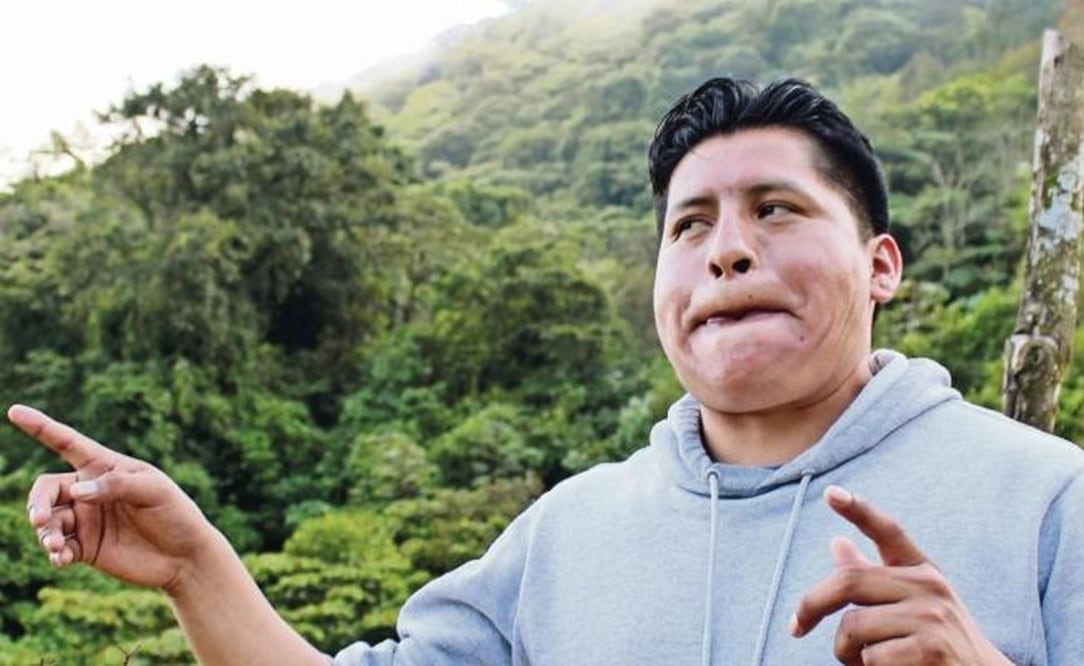 El maestro Marcelo Pastor explica que el mazateco es tonal, por eso se puede traducir a los silbidos y éstos podrían ser otra variante de la lengua. (ALICIA PEREDA. EL UNIVERSAL)