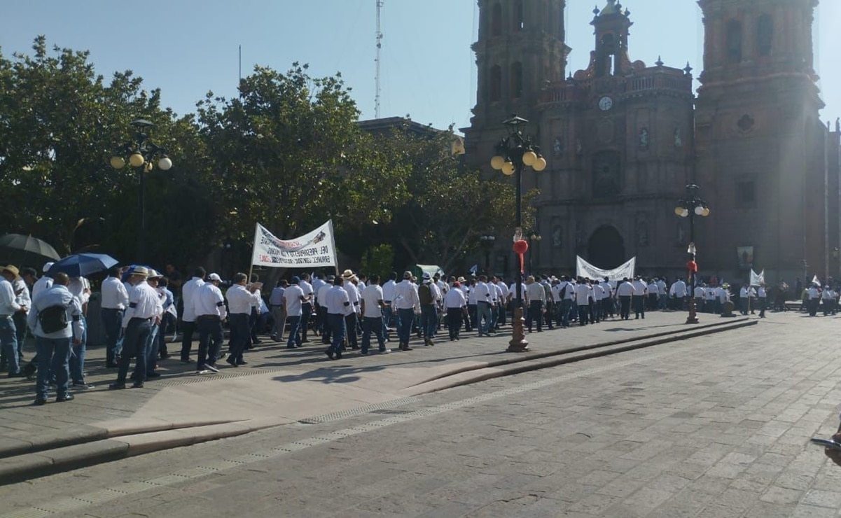 Día del Trabajo: Marchan sindicalizados del Gobierno de SLP por mejores condiciones laborales