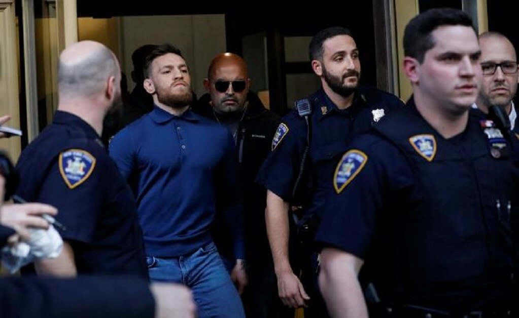 Conor McGregor queda en libertad tras pagar fianza