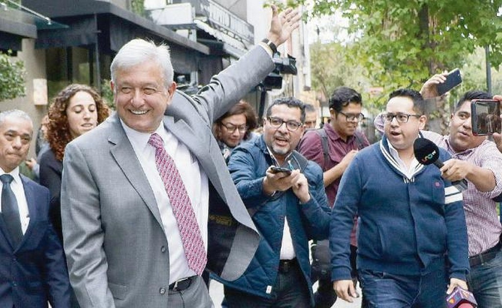 Andrés Manuel López Obrador, ayer al salir de la reunión con empresarios. Foto: Misael Valtierra. Cuartoscuro