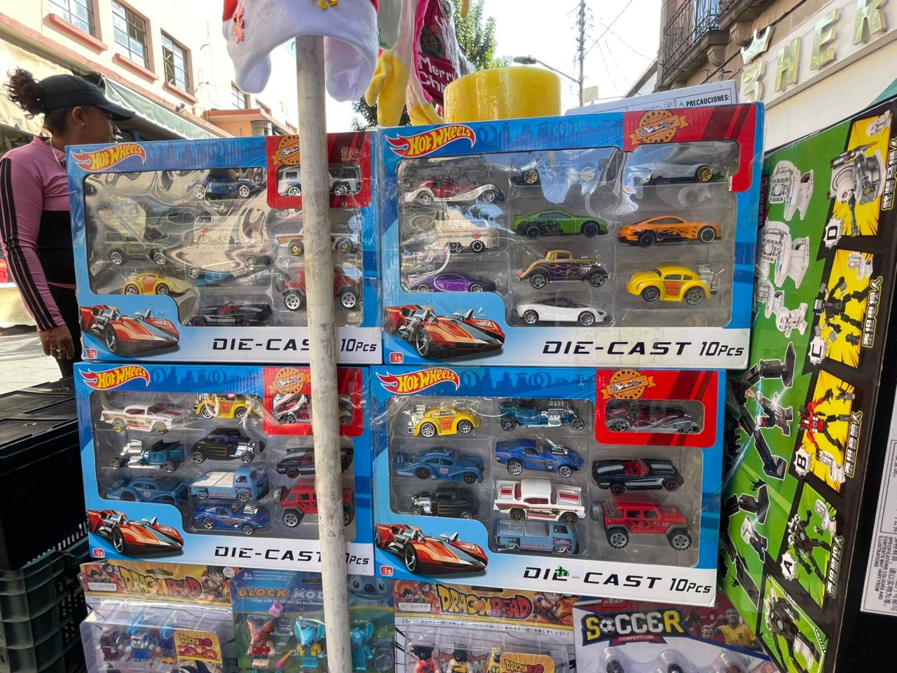 Comercio informal pierde terreno en SLP ante ola de tiendas chinas; esperan recuperación en fiestas decembrinas 