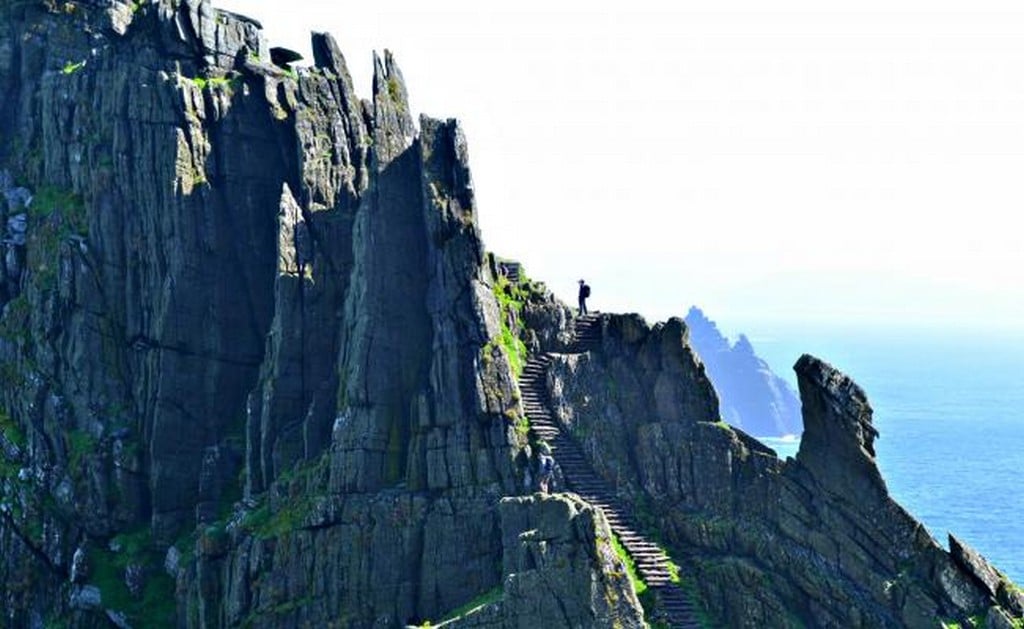 Skellig Michael es abrupta, con miles de peldaños de escalera de roca en distintos caminos. (Foto: Rafael Cañas)