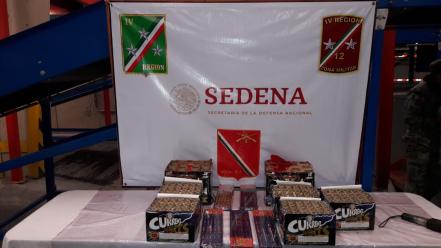 Aseguran droga y pirotecnia en Aeropuerto Ponciano Arriaga