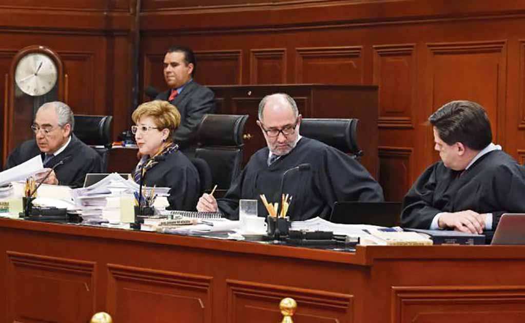 "Es ilegal cancelar beca por trabajar"