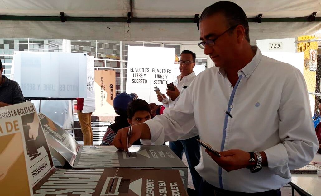 Empresarios acuden a votar; piden a candidatos no adelantarse a resultados
