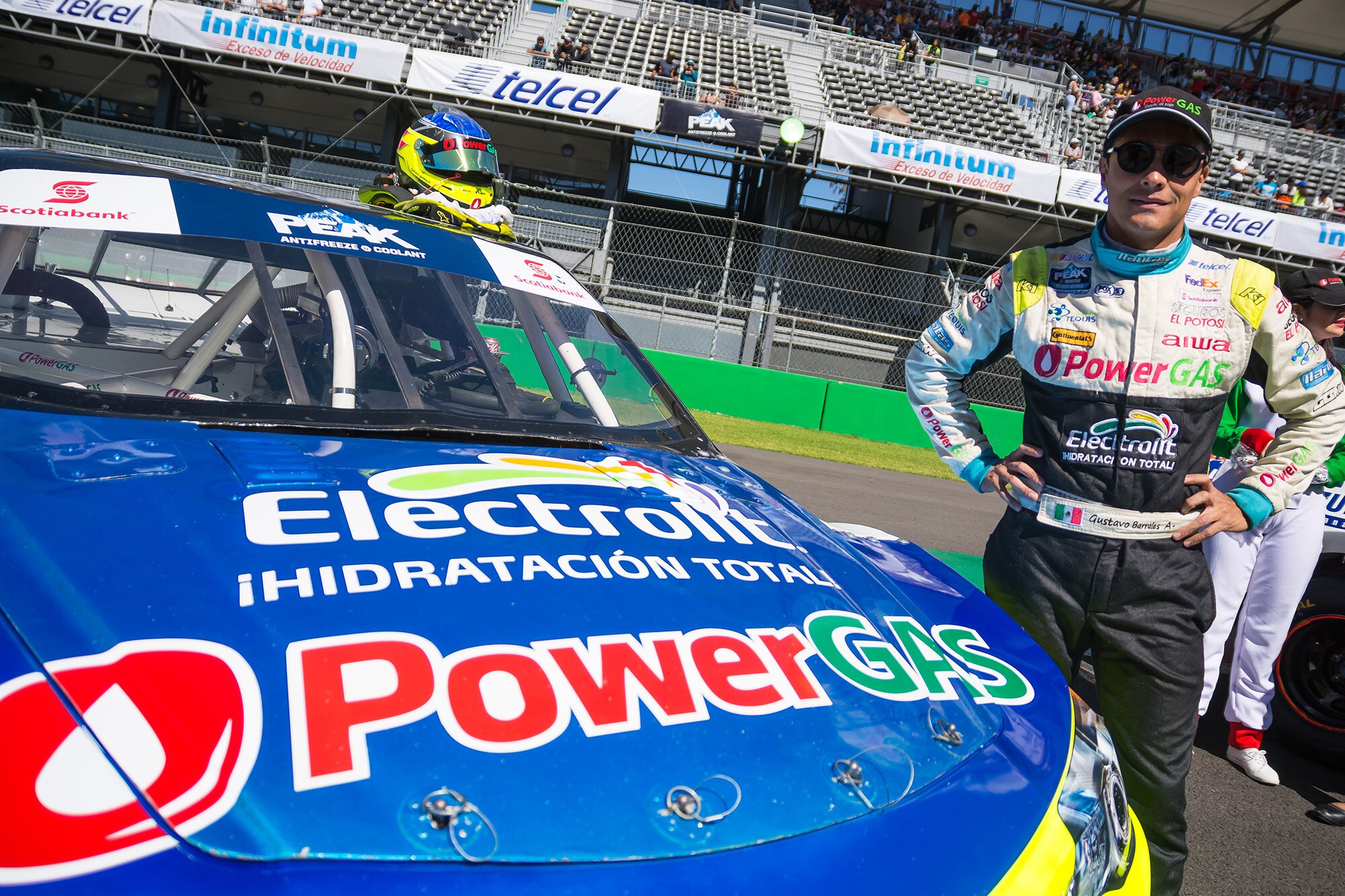 Piloto potosino con balance positivo en NASCAR México 2018