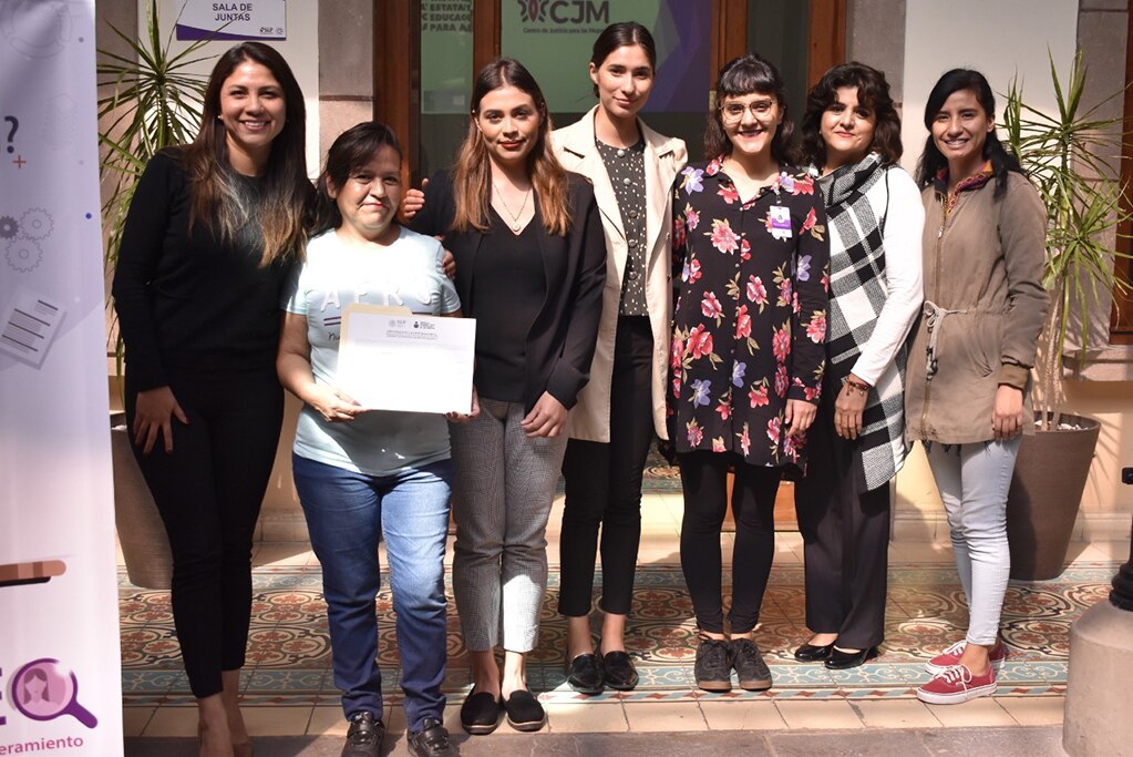 CJM y IEEA entregan certificado de secundaria 
