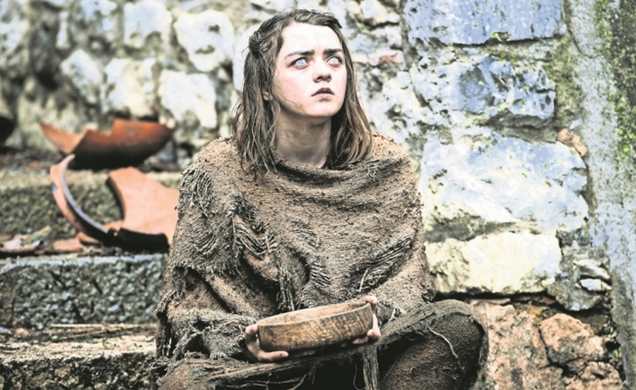  Maisie Williams recomienda ver la primera temporada de "Game of Thrones"