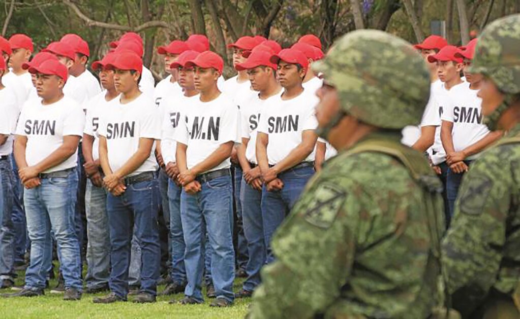 Peña Nieto propone eliminar servicio militar anticipado