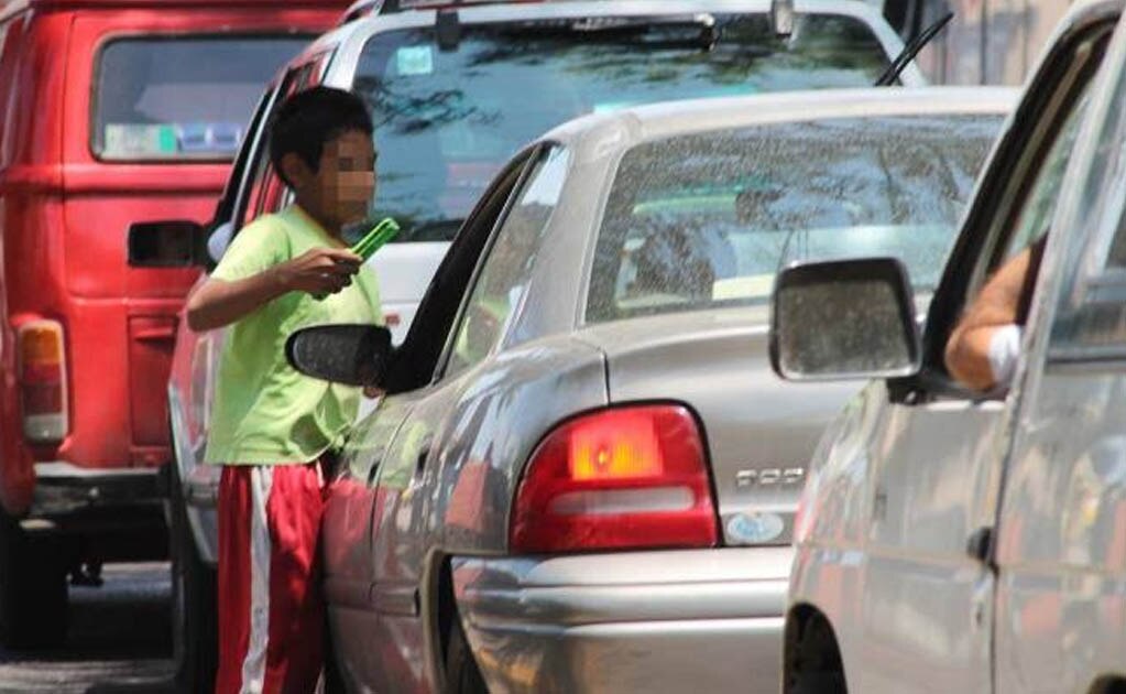 Advierten de explotación de niños como pedigüeños en esta temporada decembrina