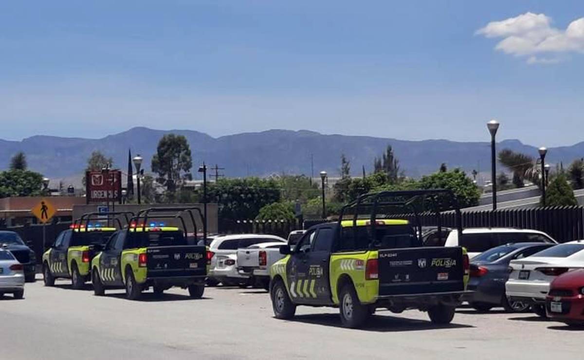 Hombre se dispara afuera de clínica del IMSS en la capital de SLP; fue señalado de golpear a su pareja