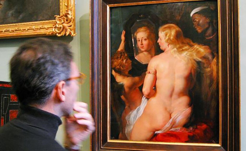 Museo impide a visitantes ver desnudos en protesta contra Facebook