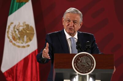 Cambios en Pemex Internacional obedecen a una limpia: AMLO