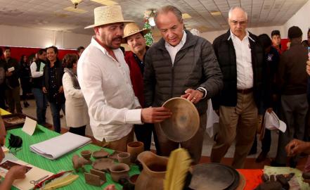 Gobernador entregó infraestructura educativa en Zaragoza y Tierra Nueva