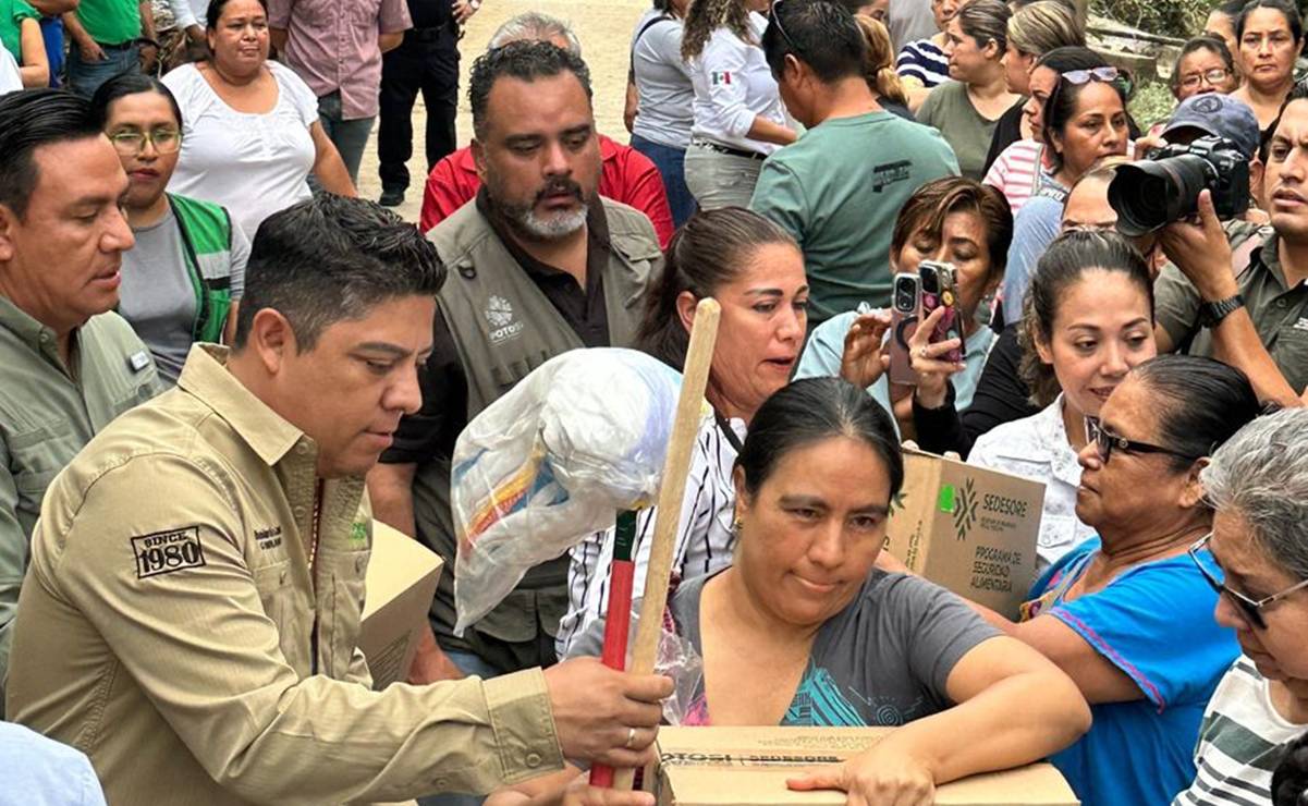 Tras daños por lluvias, gobernador de SLP entrega apoyos; arriban camiones con electrodomésticos