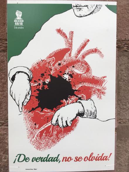 Piden estudiantes de la UASLP retiro de placas alusivas a Díaz Ordaz