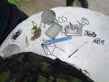 Sorprenden a estudiantes de bachillerato en SLP con granada en la mochila 