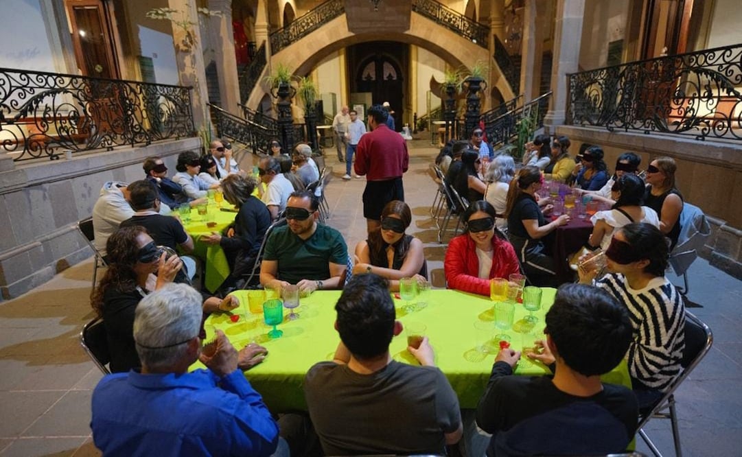 "Cata a ciegas, una experiencia más allá de los sentidos". Foto: Especial.