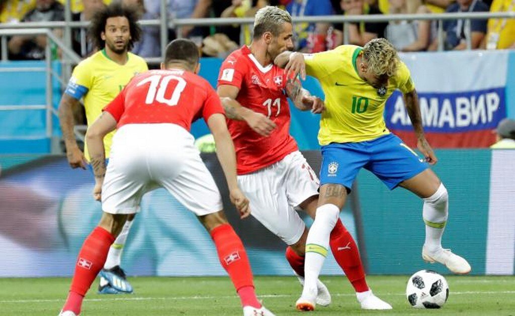 Brasil empata en su debut frente a Suiza