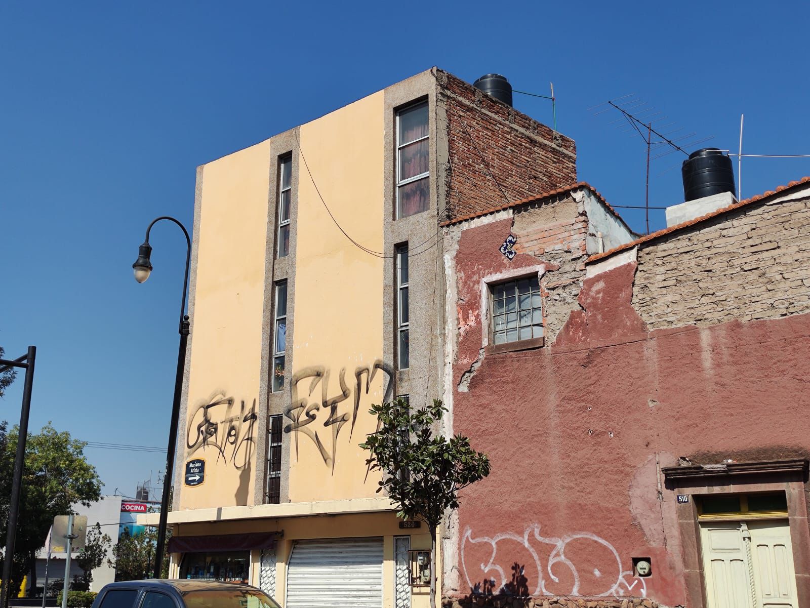 Vandalismo “toma” los predios abandonados del Centro Histórico de SLP
