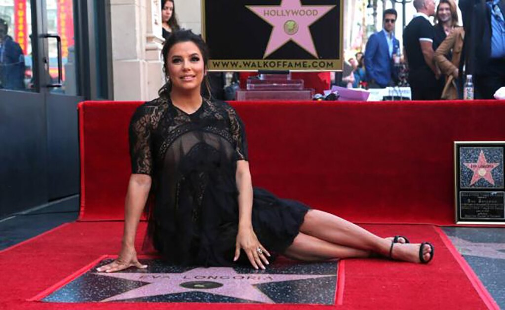 Eva Longoria devela su estrella en Hollywood