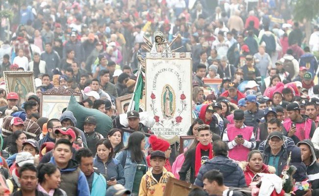 Que López Obrador cumpla promesas, piden a la Virgen