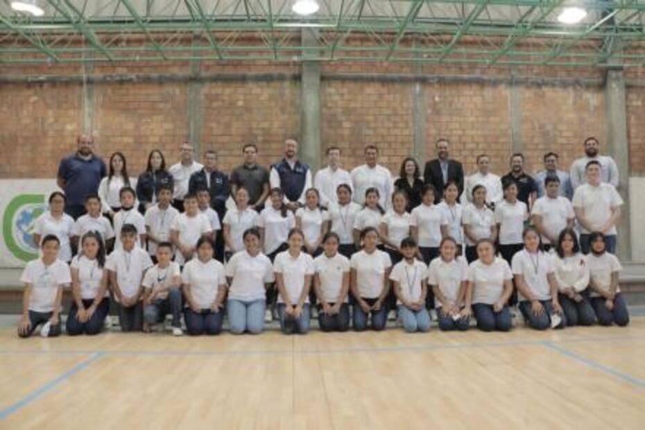 Entrega BMW sistema fotovoltáico a centro educativo Colonia Juvenil en SLP 