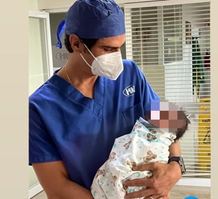 Nace en SLP el segundo hijo de Ximena Navarrete y Juan Carlos Valladares 