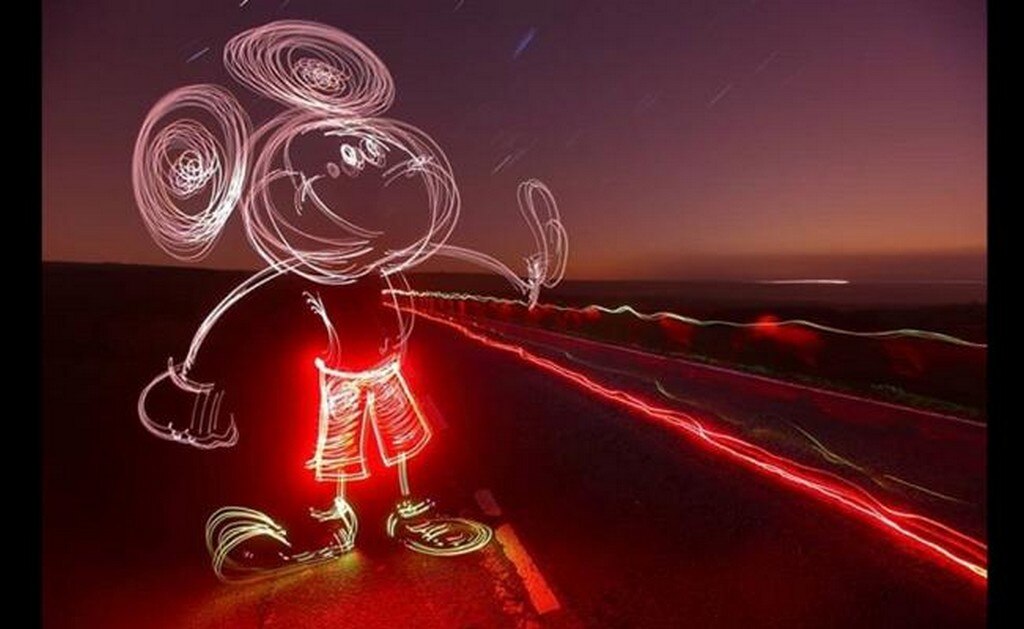 Artistas rinden homenaje a Mickey Mouse en Londres