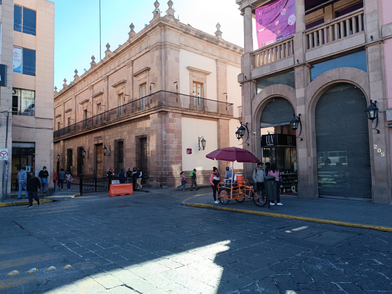 Grabación de serie de Netflix sobre las Poquianchis deja pocas ventas a comerciantes en SLP. Foto: Xochiquetzal Rangel