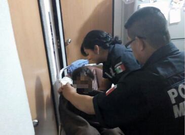 Agentes municipales auxilian a joven en labor de parto 