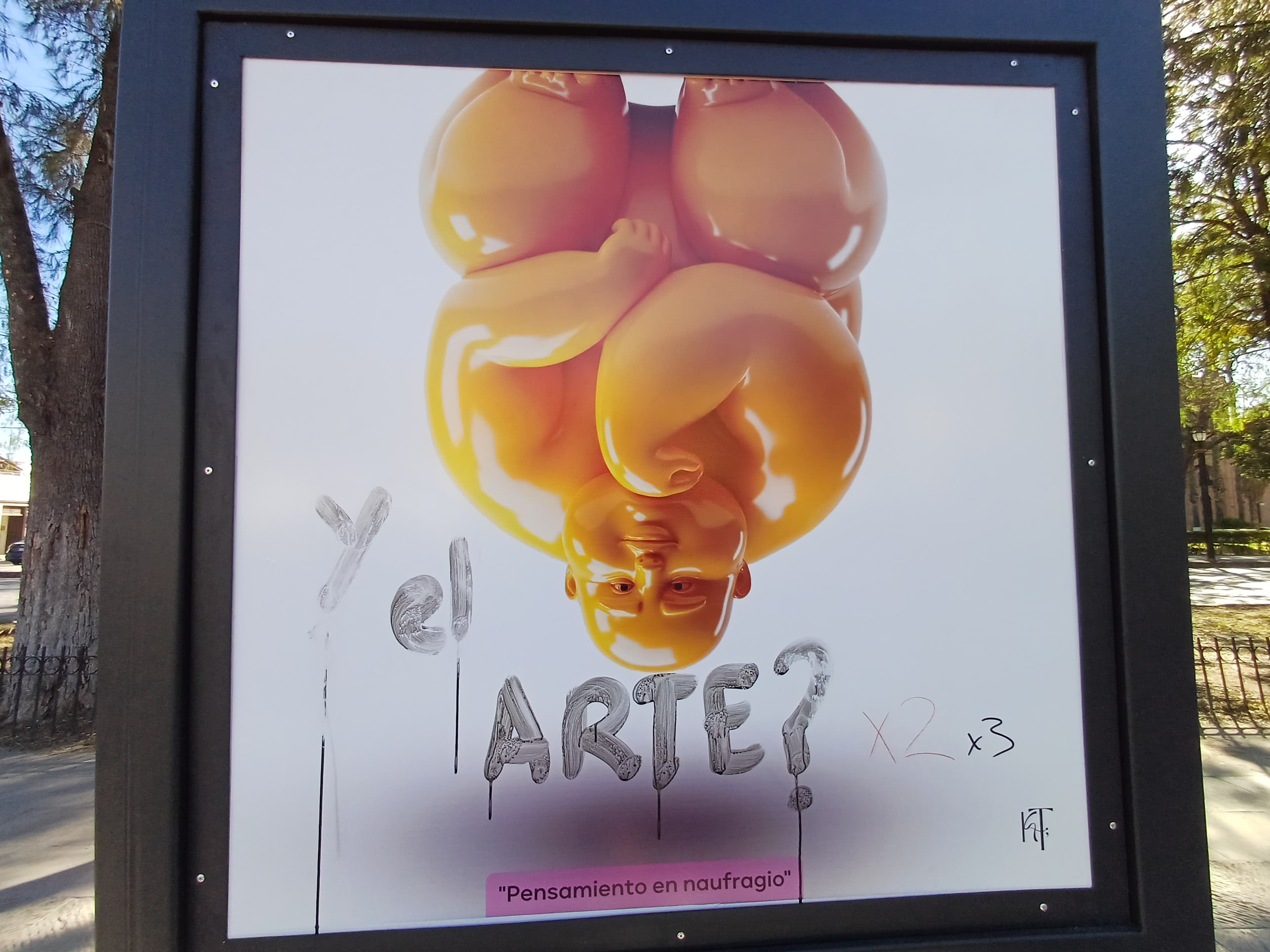 “La IA no es arte”, con pintas critican exposición homenaje a Fernando Botero en SLP