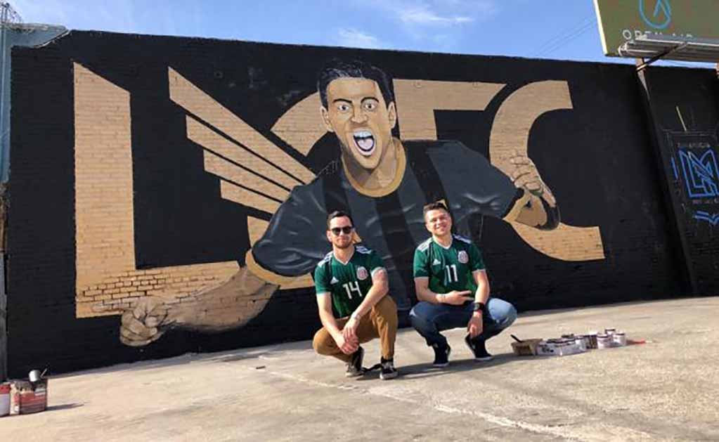 Twitter (@LAFC) Así era el mural en que realizó el artista mexicano para dignificar al inmigrante latino en los Estados Unidos