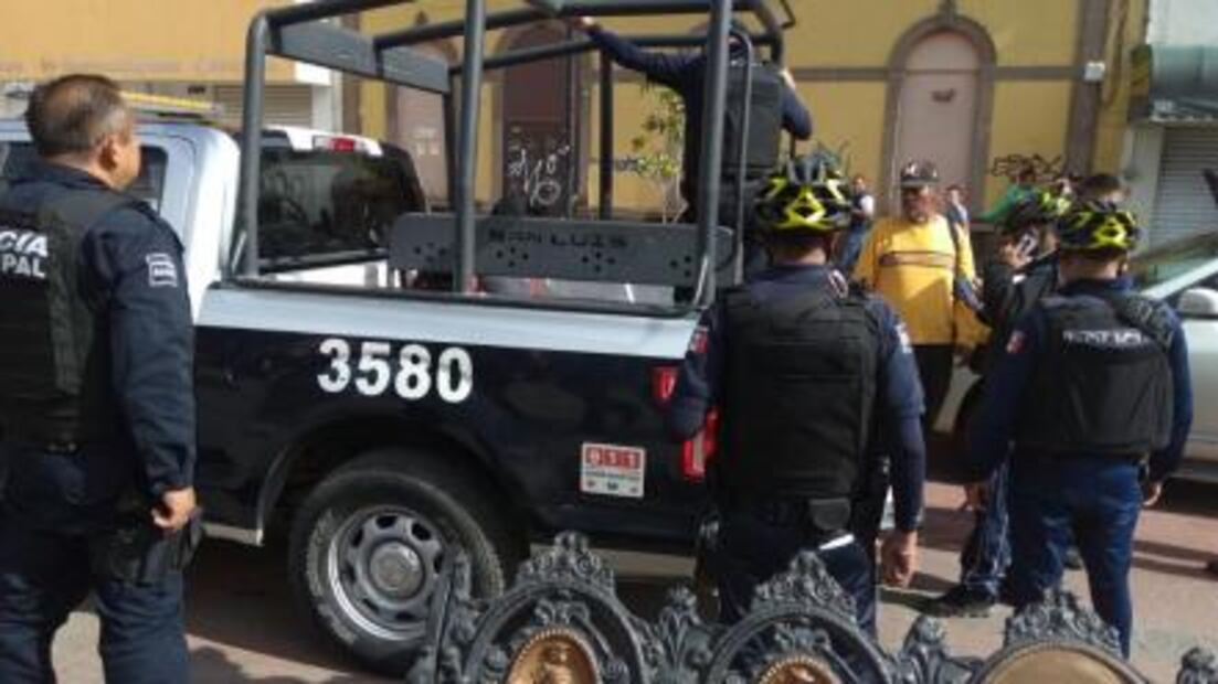 Encuentran marihuana en puesto de gelatinas