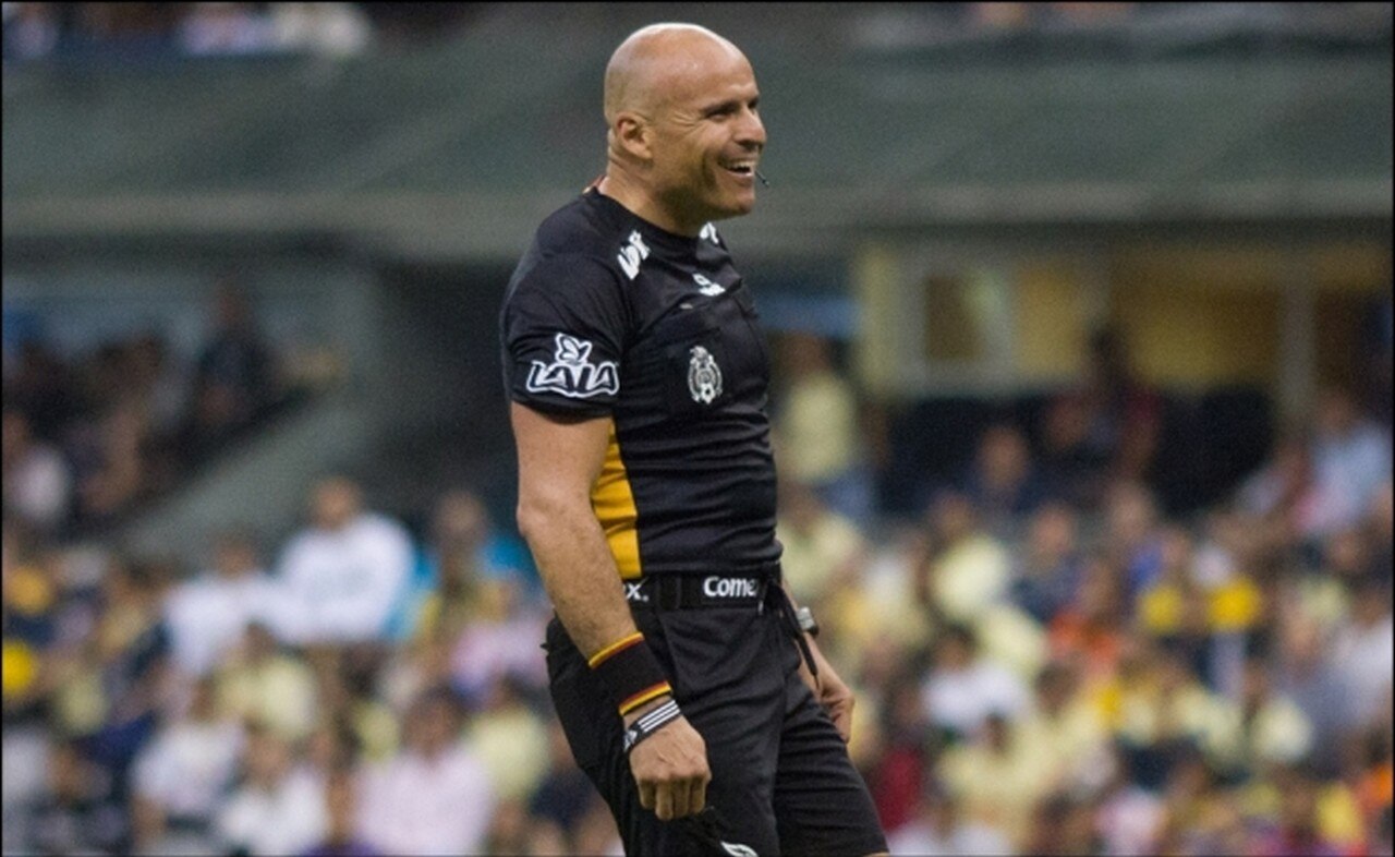 Este es el castigo al árbitro Francisco Chacón por burlas al "Piojo" Herrera